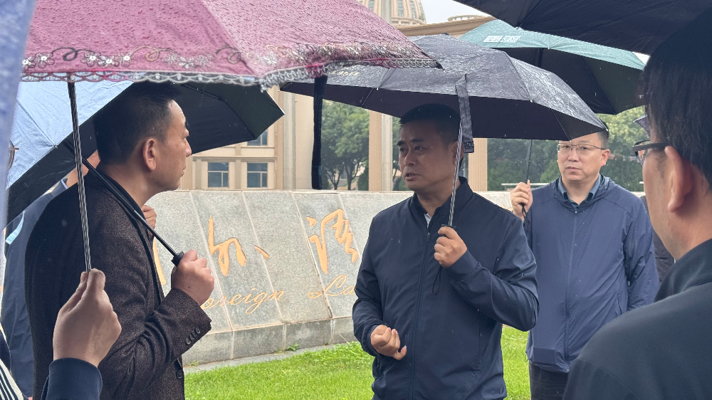 省委政法委副书记王俊峰莅临兰州外语职业学院调研指导工作